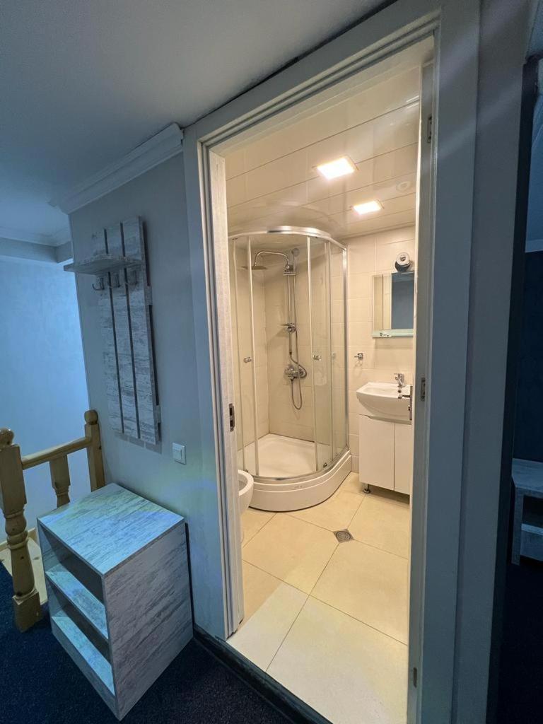 Elno Hotel Тбілісі Екстер'єр фото