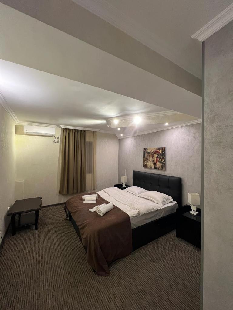 Elno Hotel Тбілісі Екстер'єр фото