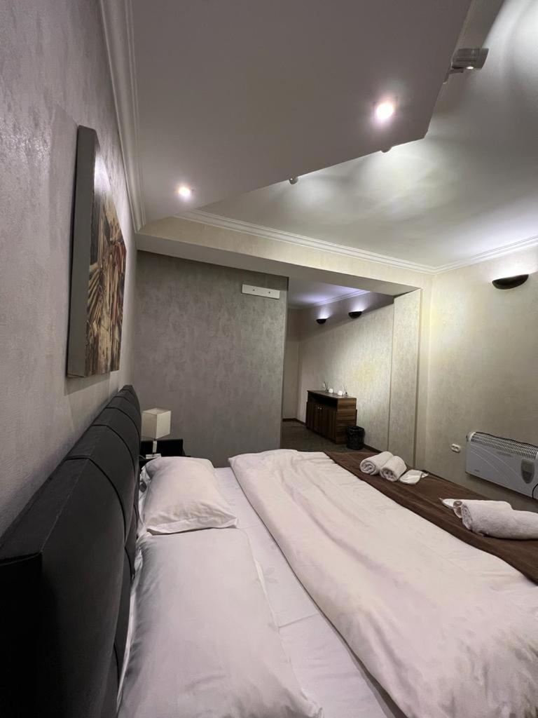 Elno Hotel Тбілісі Екстер'єр фото