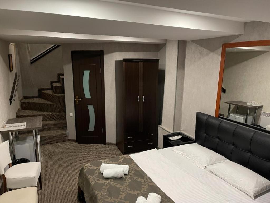 Elno Hotel Тбілісі Екстер'єр фото